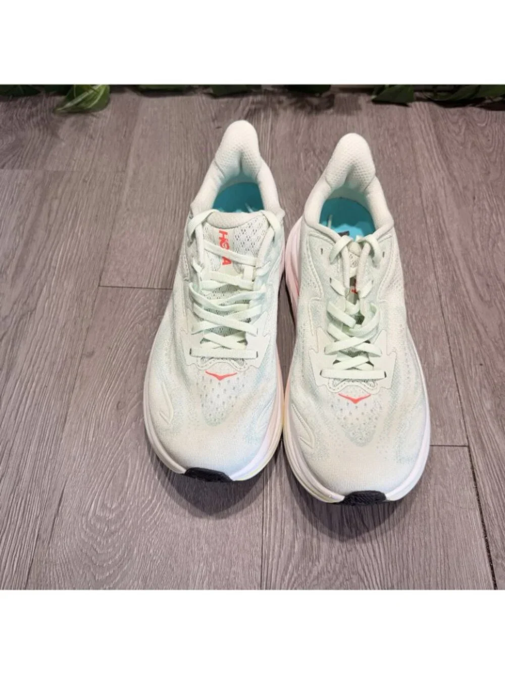 Hoka One One Clifton 10 Womens Size 7 B Sea Glass Neon Running Shoes Sneakers